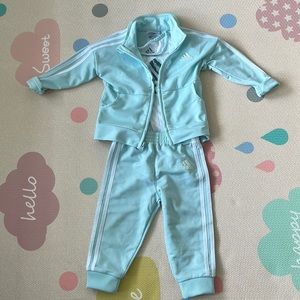 Adidas Set. Baby 9 months. Like new!